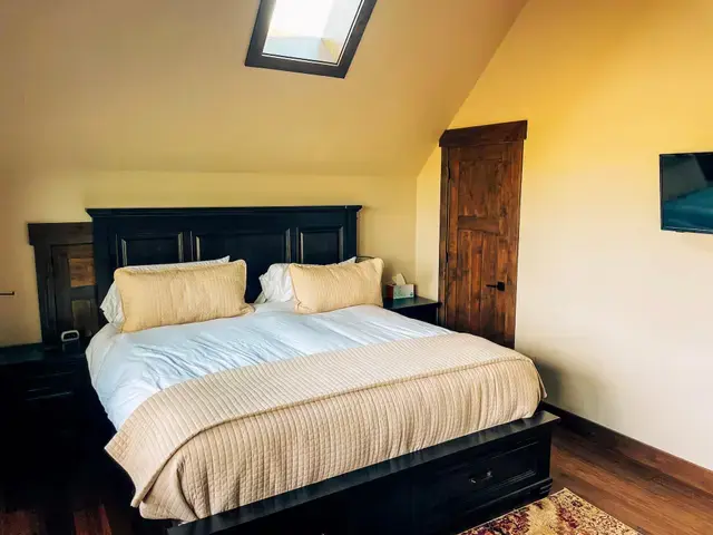 Carriage House 6